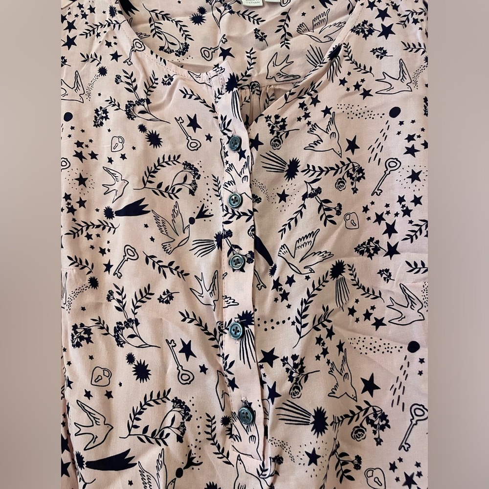 Boden size US 6 blouse long sleeved. Blush pink with navy blue pattern